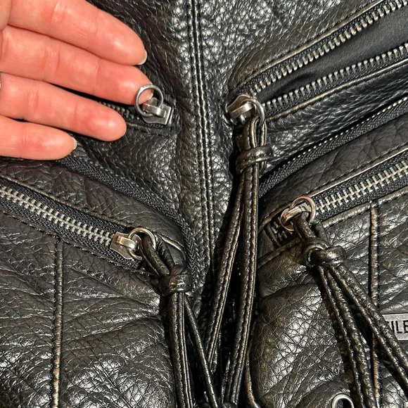 Silence + Noise Utility Washed Vegan Leather Shoulder Bag - Picture 3 of 6